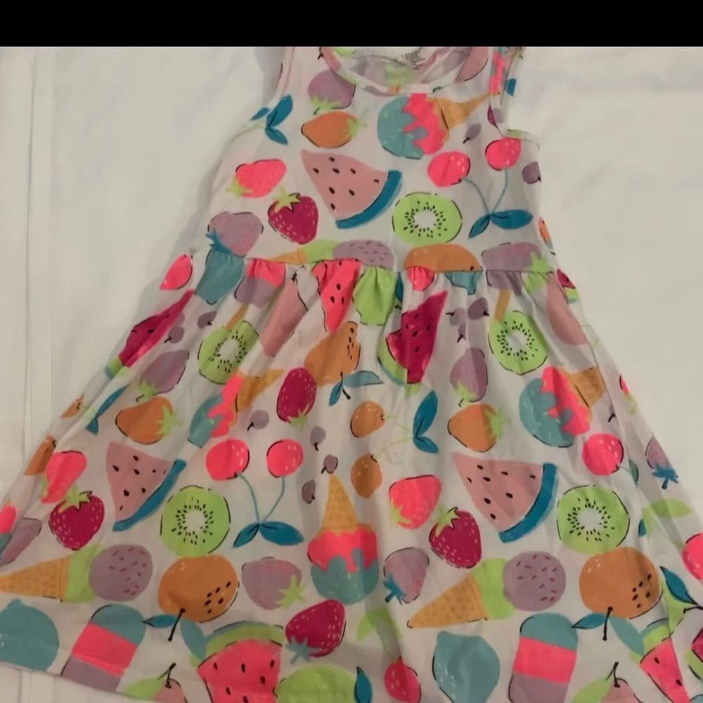 H&M Dress Size 5-6 Knee Length Mulicolor Dress